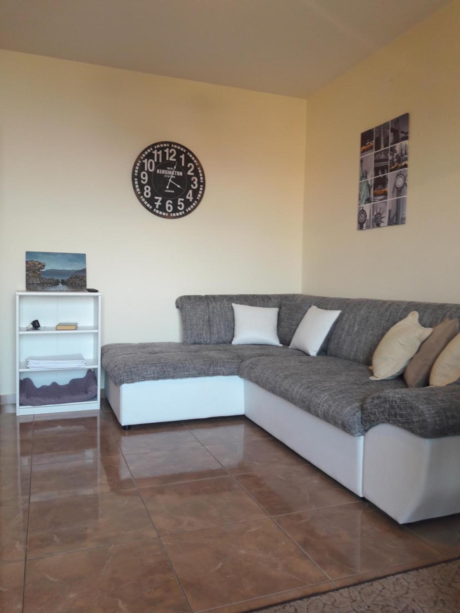 Guest House Jelsa 3*