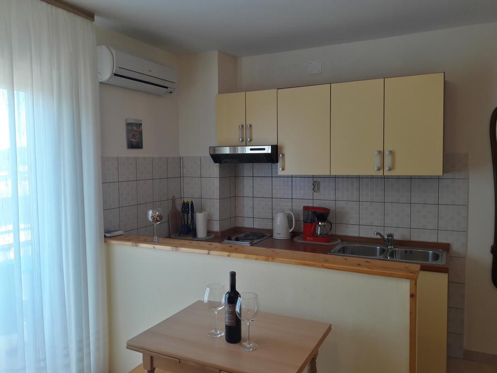 Guest House Jelsa 3*